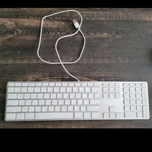 Apple A1243 Slim Keyboard USB Wired, Aluminum, Numeric Keypad, Silver